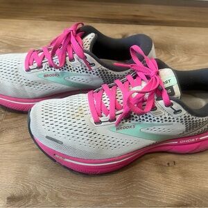 Brooks Ghost 14’s - size 8